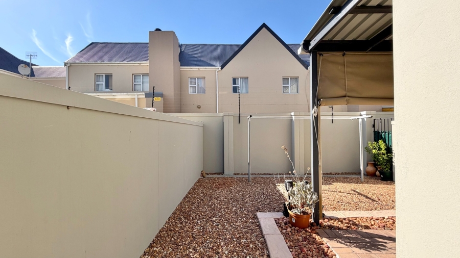 1 Bedroom Property for Sale in Gordons Bay Central Western Cape